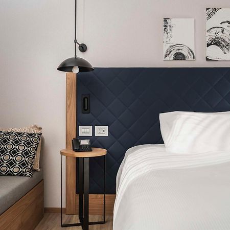 Hilton Garden Inn Padova City Centre ภายนอก รูปภาพ