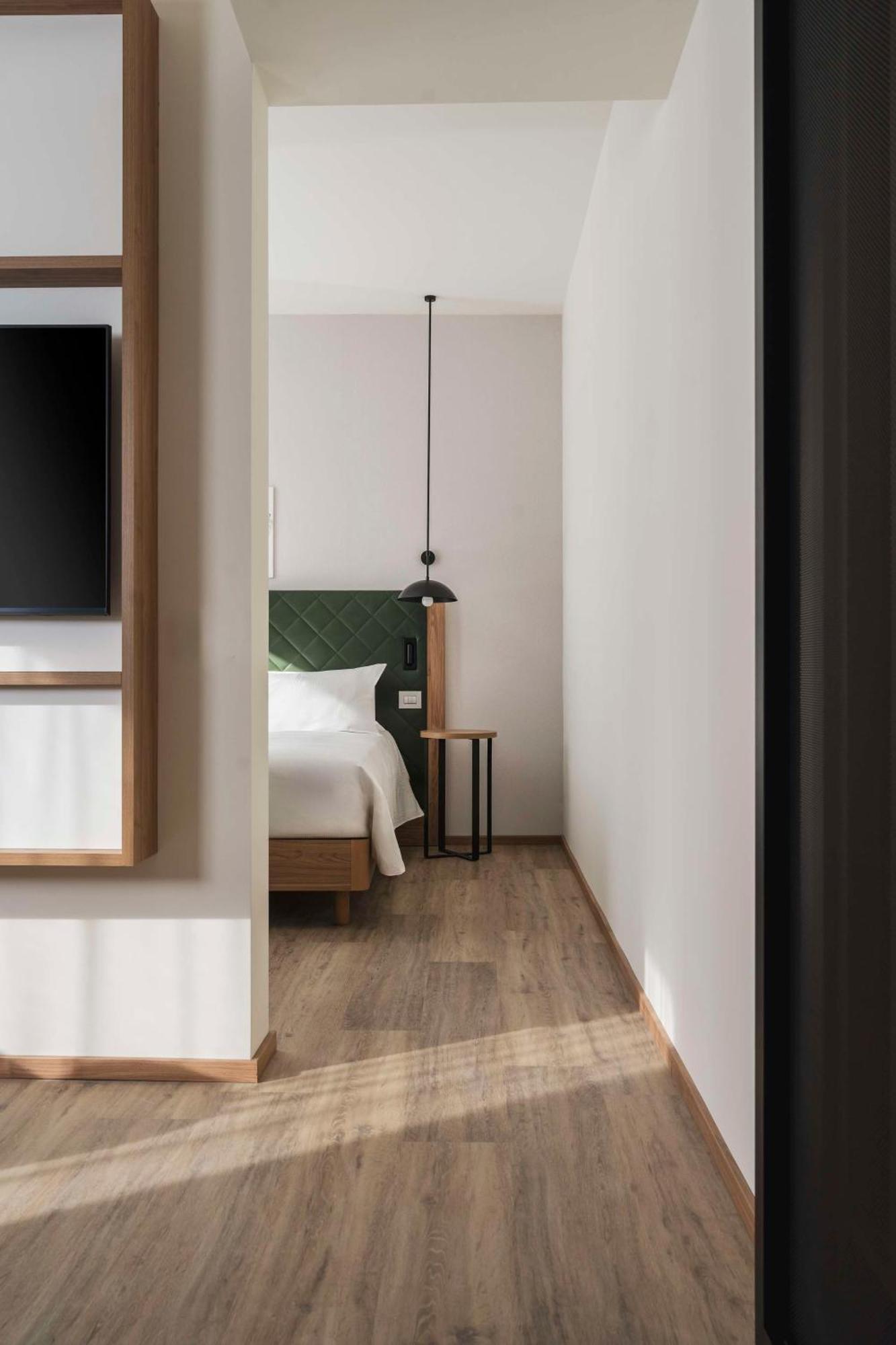 Hilton Garden Inn Padova City Centre ภายนอก รูปภาพ