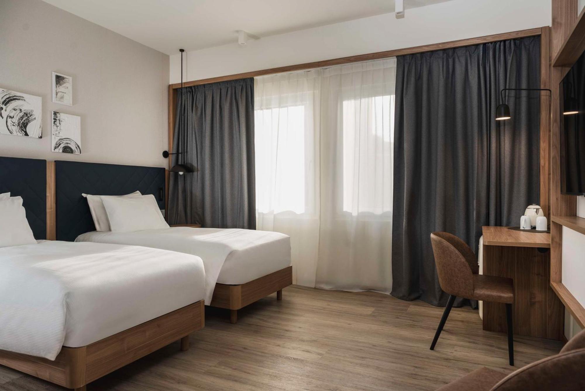 Hilton Garden Inn Padova City Centre ภายนอก รูปภาพ