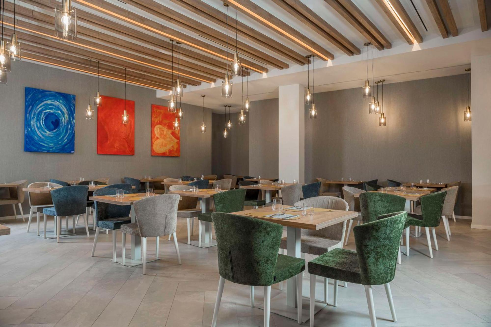 Hilton Garden Inn Padova City Centre ภายนอก รูปภาพ