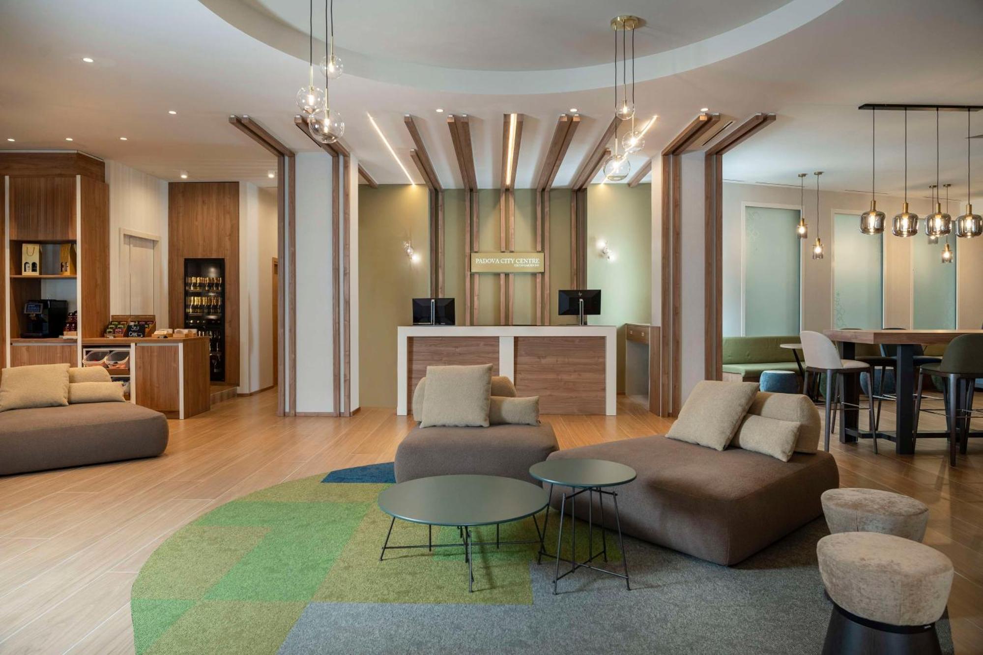 Hilton Garden Inn Padova City Centre ภายนอก รูปภาพ