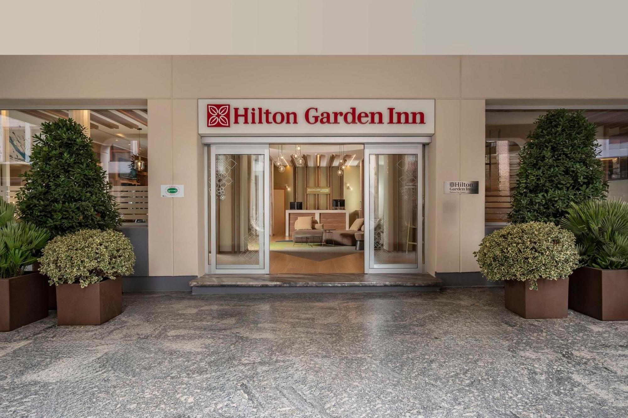 Hilton Garden Inn Padova City Centre ภายนอก รูปภาพ