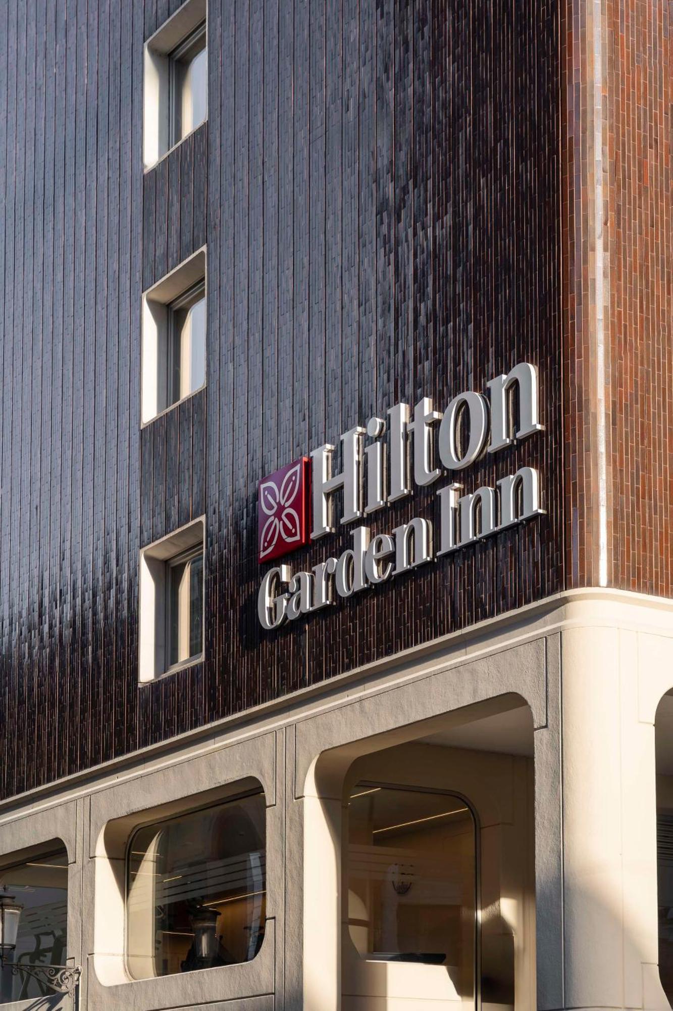 Hilton Garden Inn Padova City Centre ภายนอก รูปภาพ